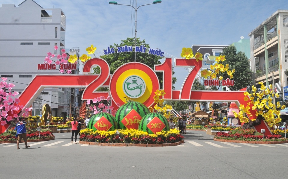 Ngắm đường hoa Tây Đô sống động trong sắc Xuân mới - 13
Đường hoa sẽ kết thúc vào ngày 3/2, tức mùng 6 Tết