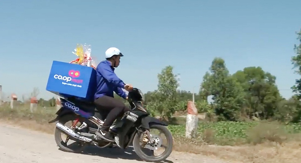 Siêu thị Co.opmart: Đặt hàng Cà Mau, giao hàng Hà Nội - 1 Co.opmart không ngại giao hàng đến vùng sâu