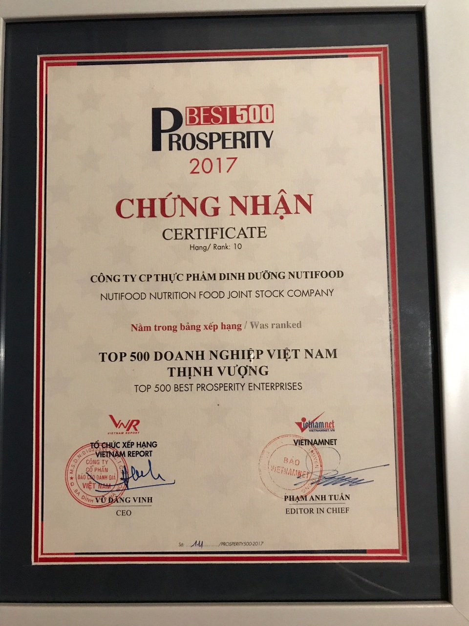 Nutifood đứng trong top 10 doanh nghiệp Việt Nam thịnh vượng - 1 Giấy chứng nhận NutiFood nằm trong Top 10 Doanh nghiệp Việt Nam Thịnh Vượng