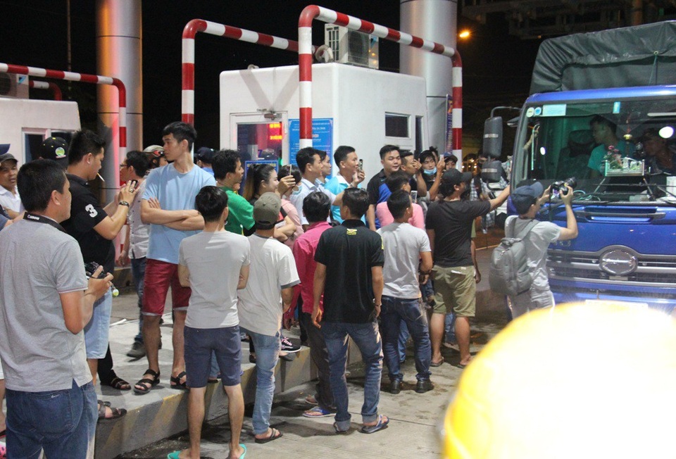 Toàn cảnh cuộc so găng giữa “thượng đế - tài xế” và BOT Cai Lậy - 11 h13