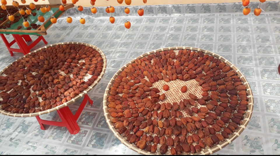 Cả làng “phất” lên nhờ làm hồng treo đặc sản - 7