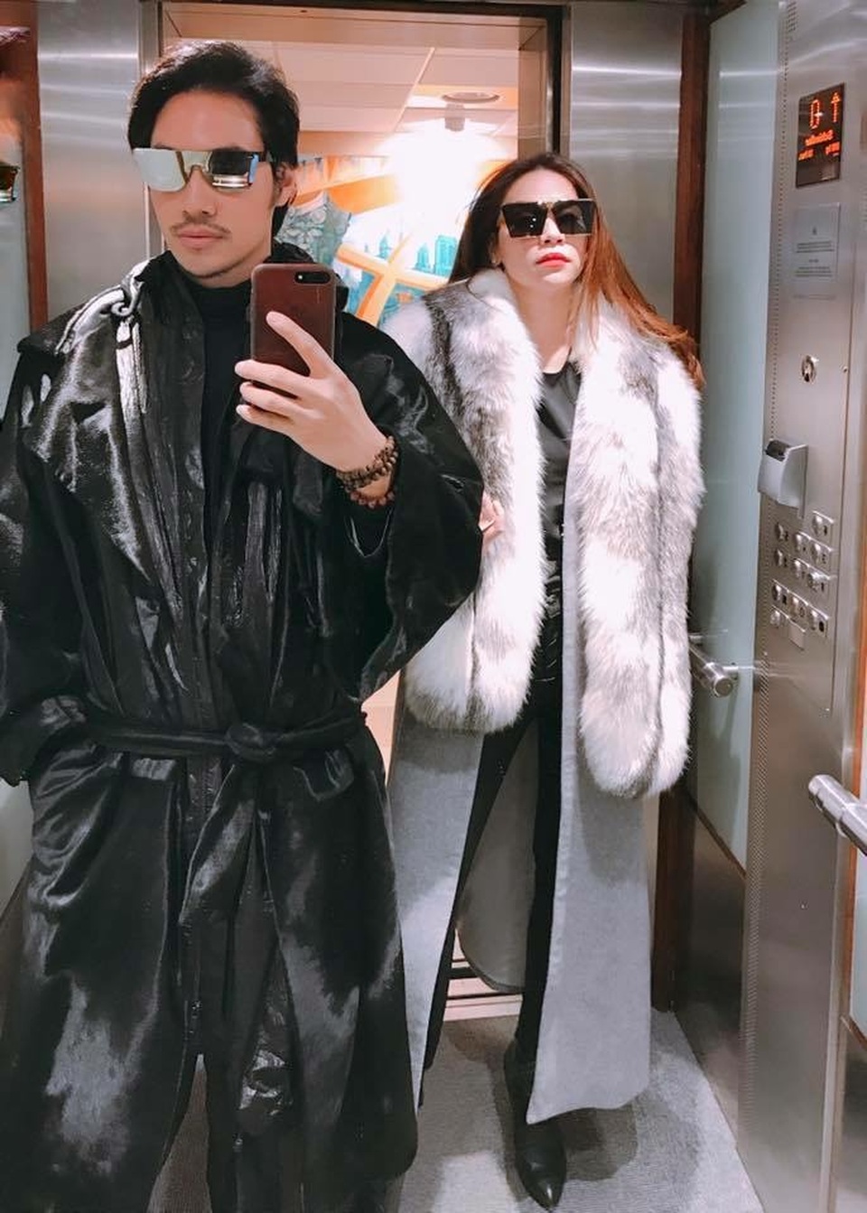 Hồ Ngọc Hà cùng nhà thiết kế Lý Quý Khánh có thời gian tham quan Paris sau khi kết thúc show diễn thời trang Milan, Ý.