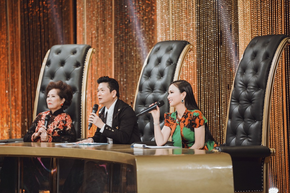 Bản thân cô cũng luôn ủng hộ đồng nghiệp và các ca sĩ trẻ tìm tòi, sáng tạo những cái mới, tiếp nhận những giá trị của nghệ thuật nước ngoài. Tuy nhiên, cô giữ vững quan điểm nên bảo vệ và phát huy những giá trị văn hóa gắn liền với một giai đoạn lịch sử.