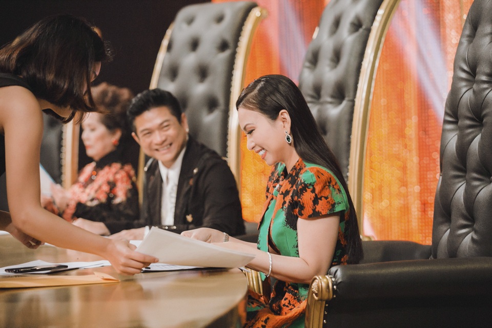 Tuy nhiên, cô vẫn không quên sở trường của mình. Theo lời yêu cầu của đông đảo khán giả mong muốn nghe cô hát lại dòng nhạc này, cô gửi đến khán giả ca khúc “Nhớ người tình xa” của nhạc sĩ Cao Nhật Minh.