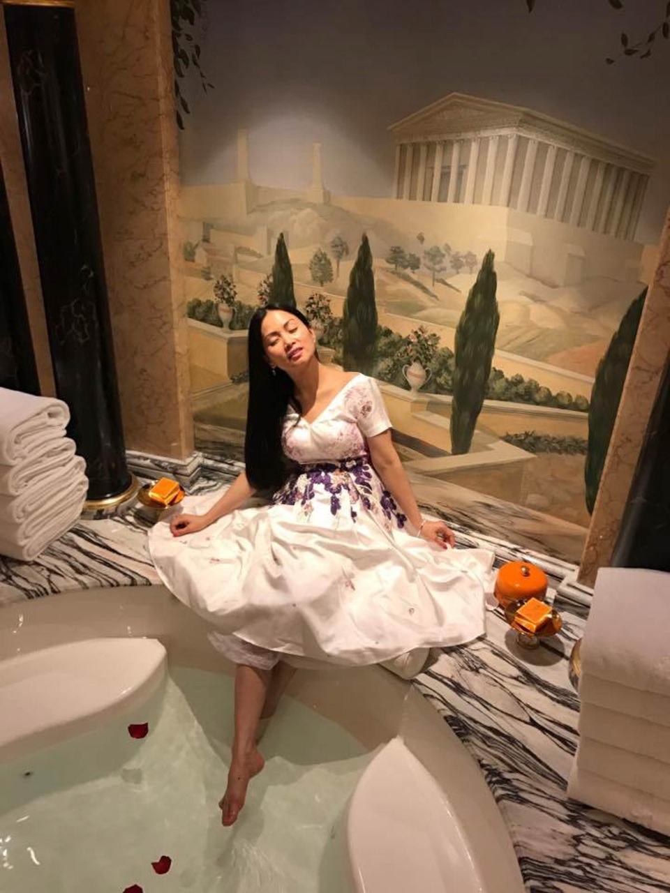 
Được biết, giá phòng một ngày tại đây khoảng 11.000 USD
