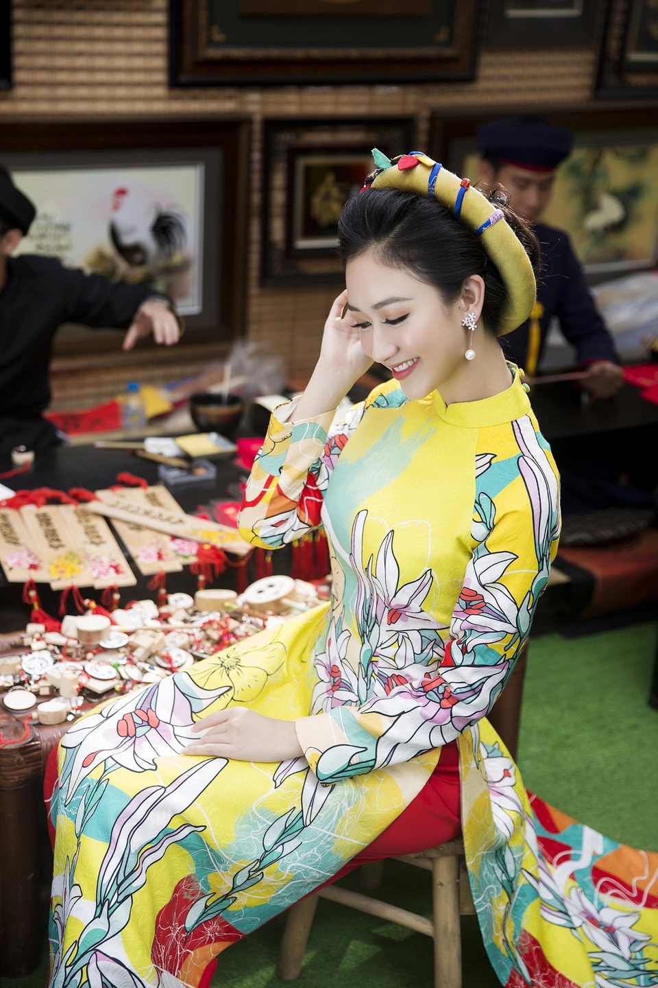 Á hậu Hà Thu lên tiếng về áo dài cách tân - 6