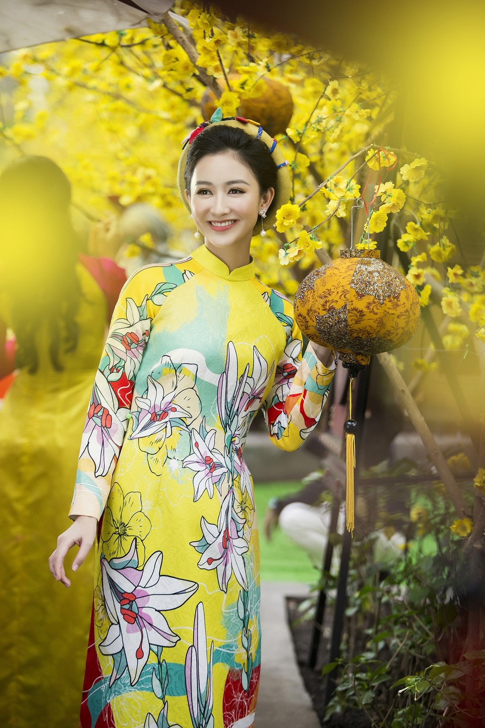 Á hậu Hà Thu lên tiếng về áo dài cách tân - 7