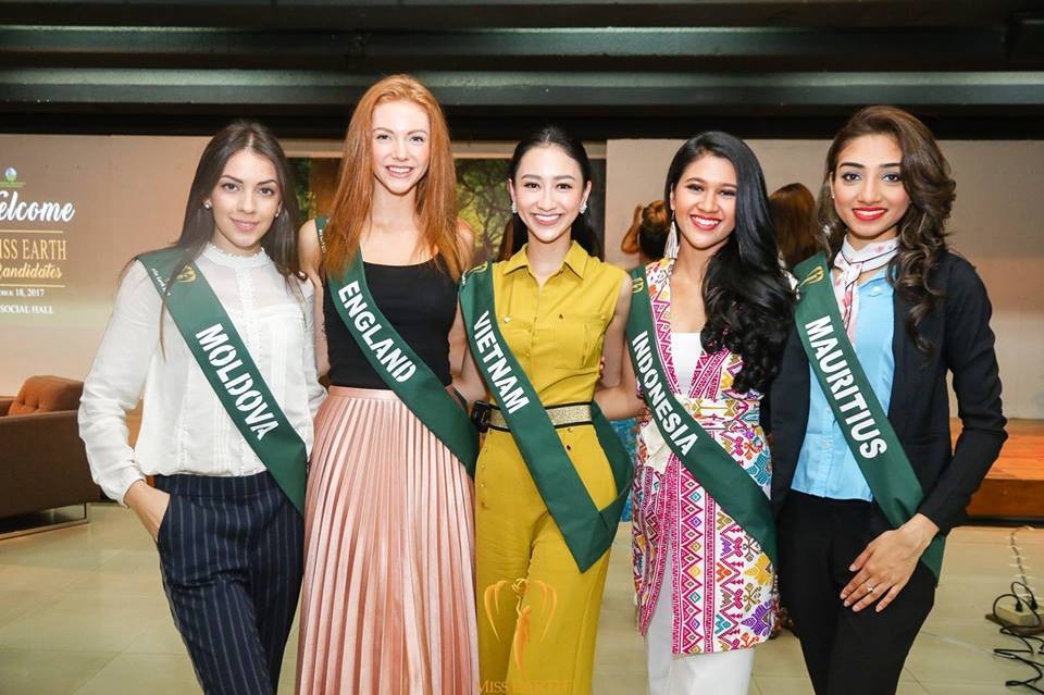 Điểm lại thành tích nổi bật của Hà Thu trước đêm chung kết Miss Earth - 7 Những kết quả đạt được cộng với sự thể hiện rất tốt trong các hoạt động bên lề, các phần thi phỏng vấn, sự thể hiện qua những chương trình sự kiện bên lề đã góp phần giúp đại diện Việt Nam có tên trong hầu hết các bảng xếp hạng, dự đoán thành tích Miss Earth 2017.
