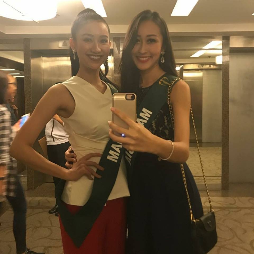 Hà Thu gợi cảm cùng thí sinh các nước trong trang phục bikini - 8 Người đẹp luôn thân thiện với các thí sinh các nước, cô vui vẻ chụp hình cùng đại diện nước bạn