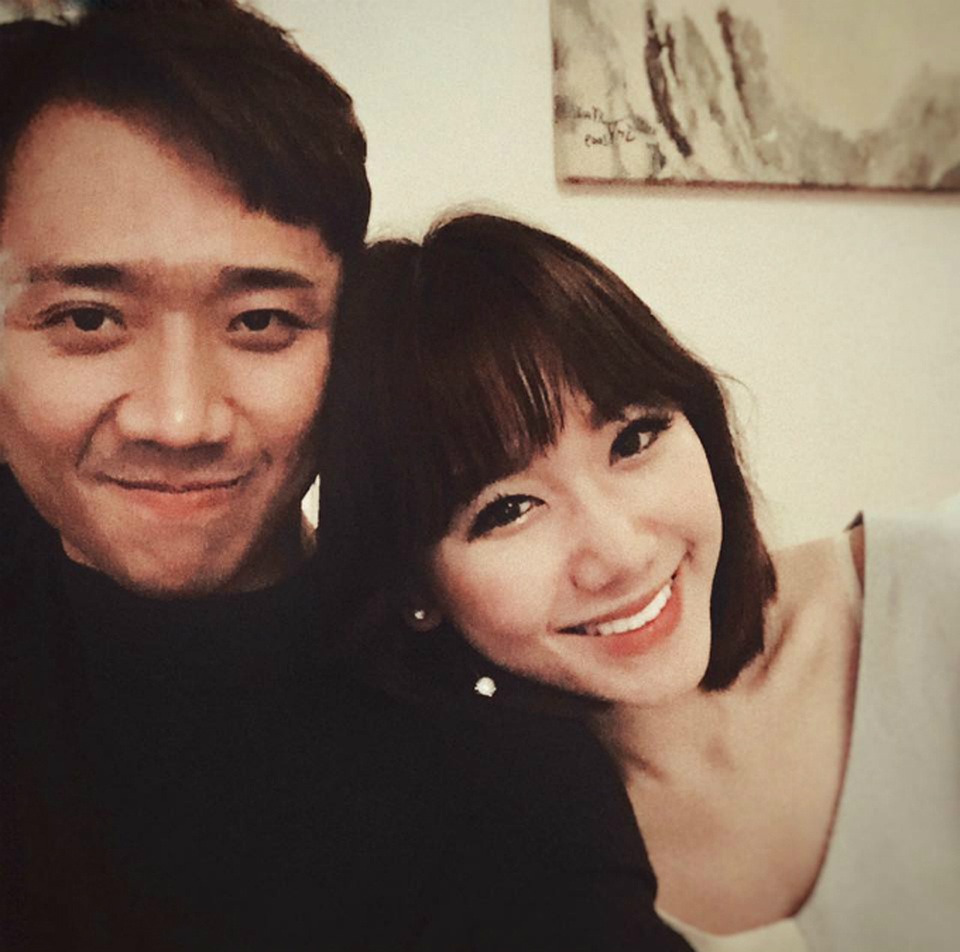 Vợ chồng Hari Won - Trấn Thành kỷ niệm 600 ngày yêu nhau. Nữ diễn viên ngày càng thon gọn sau khi kết hôn.