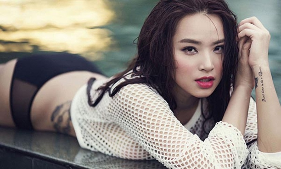 “Soi” Hoa hậu Phương Nga cùng loạt mỹ nhân Vbiz phát ngôn về “đại gia” - 10 Ca sĩ Hải Băng: “Có 1 đại gia lần đầu gặp đã mời tôi đi du lịch ở Singapore, tặng túi hàng hiệu trị giá 300, 400 triệu đồng nhưng tôi từ chối...”