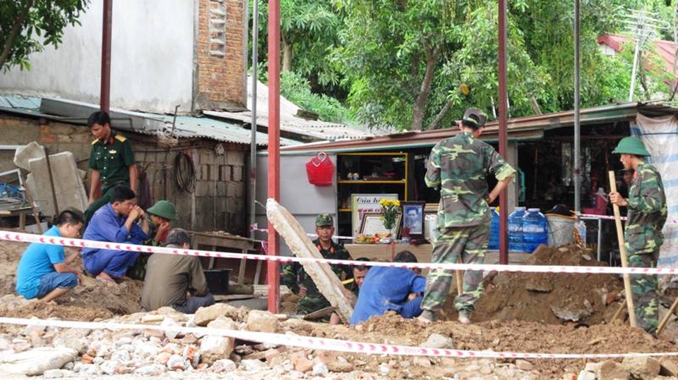 Phát hiện 2 hài cốt liệt sĩ cùng một hầm đạn trong vườn nhà dân - 1 Hiện trường nơi phát hiện hài cốt liệt sĩ