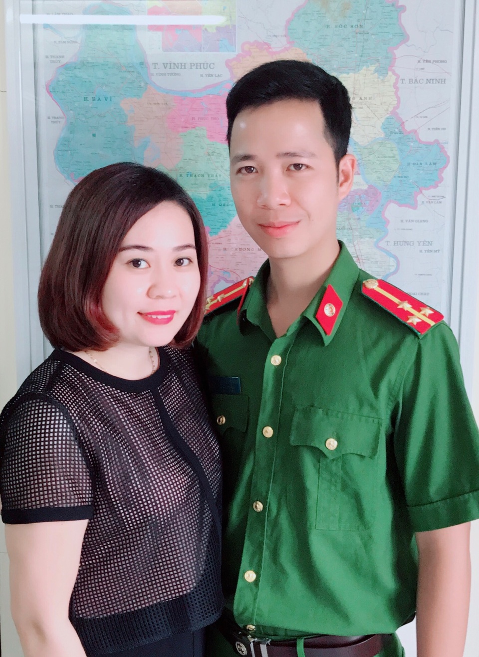 Hình ảnh hạnh phúc của Kim Oanh bên người chồng bằng tuổi.