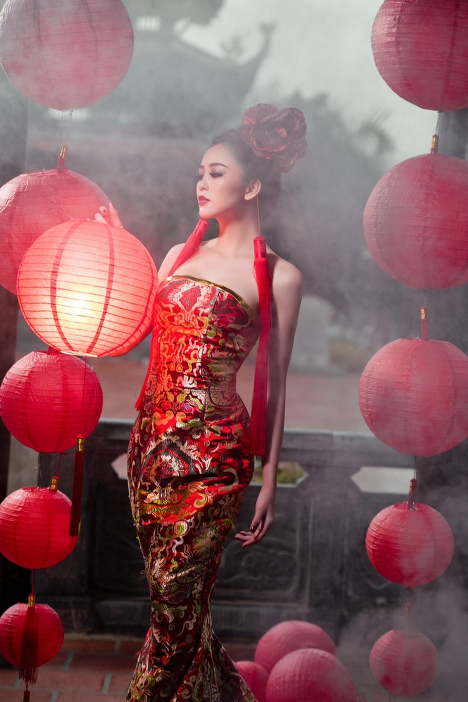 Mỹ nhân 9X - Hoa khôi Hải Yến đã khiến người xem ngạc nhiên với thần thái của cô trong bộ ảnh Tết trung thu.