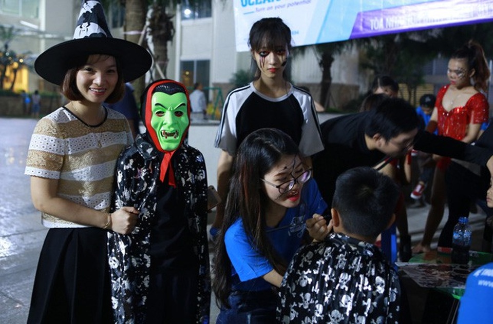Hoá trang Halloween rùng rợn lấy cảm hứng từ truyện Harry Potter - 10 Hoá trang Halloween rùng rợn lấy cảm hứng từ truyện Harry Potter - 10