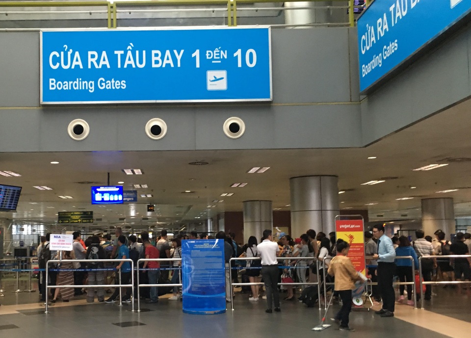 Công an điều tra vụ lộ thông tin hành khách đi máy bay - 2 Cảng hàng không khẳng định không liên quan đến việc thông tin cá nhân của hành khách bị lộ, việc bảo mật thông tin là do hãng vận chuyển