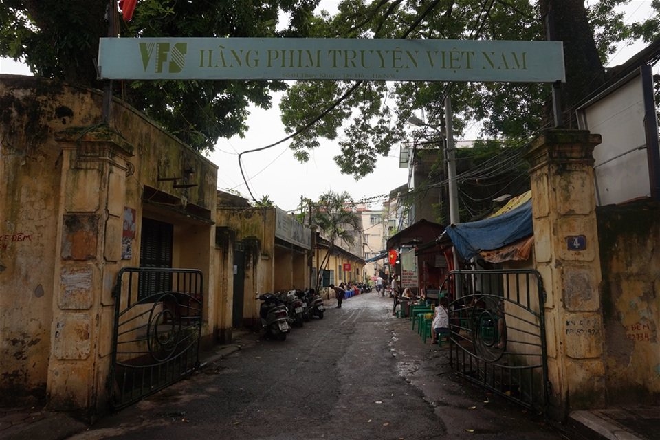 Bộ Văn hoá yêu cầu Hãng phim truyện Việt Nam phải trả lương cho nghệ sỹ - 1 Lối vào Hãng phim truyện Việt Nam hiện nay. Ảnh: TL.