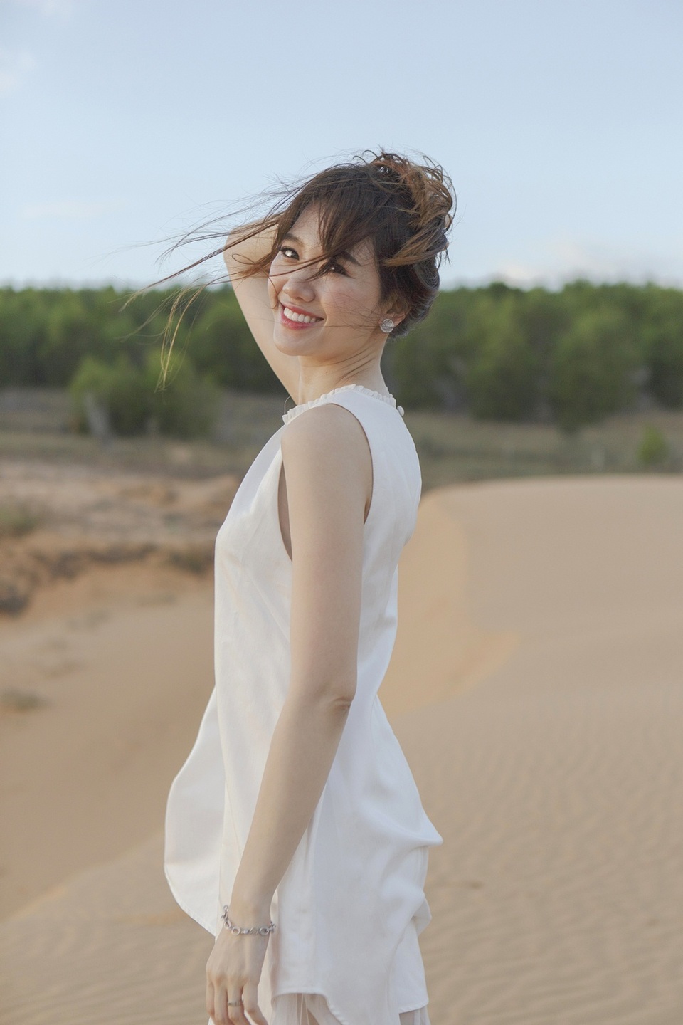 Hari ngày càng xinh đẹp và rạng rỡ