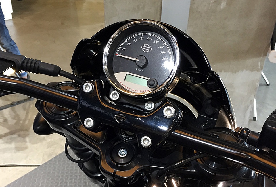 Harley-Davidson Street Rod 2017 có giá bán 415 triệu đồng - 4 Harley-Davidson Street Rod 2017 có giá bán 415 triệu đồng - 4