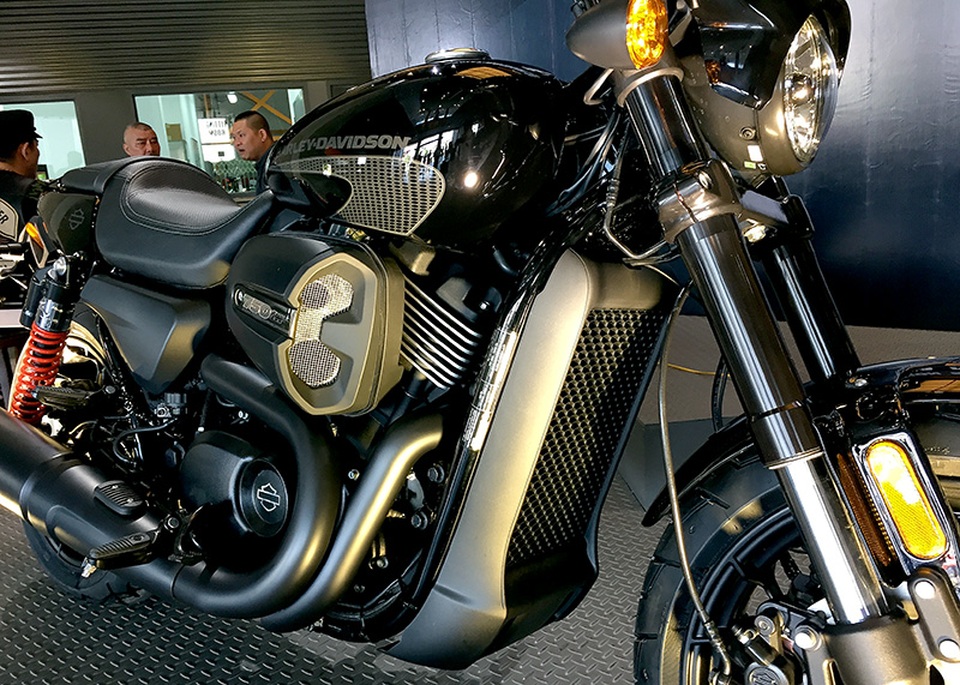 Harley-Davidson Street Rod 2017 có giá bán 415 triệu đồng - 2
Động cơ V-Twin Revolution X làm mát bằng dung dịch của StreetRod 2017