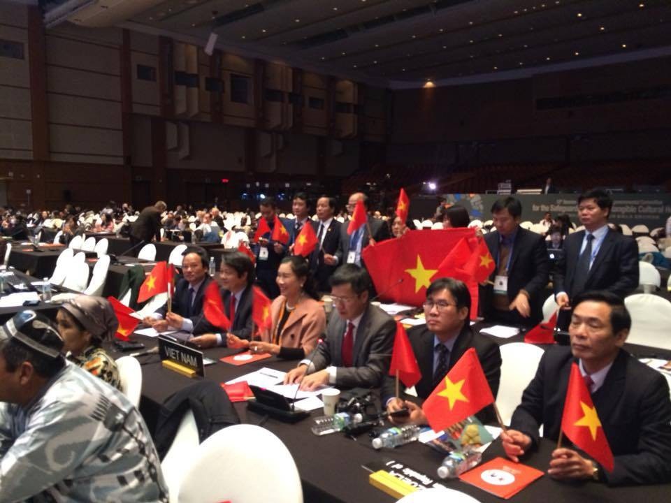 Hát Xoan Phú Thọ hết bảo vệ khẩn cấp, trở thành Di sản nhân loại - 3 Khoảnh khắc vui sướng của đoàn Việt Nam sau khi Hát Xoan Phú Thọ được Unesco công nhận là Di sản đại diện của nhân loại. Ảnh: Phạm Cao Quý.