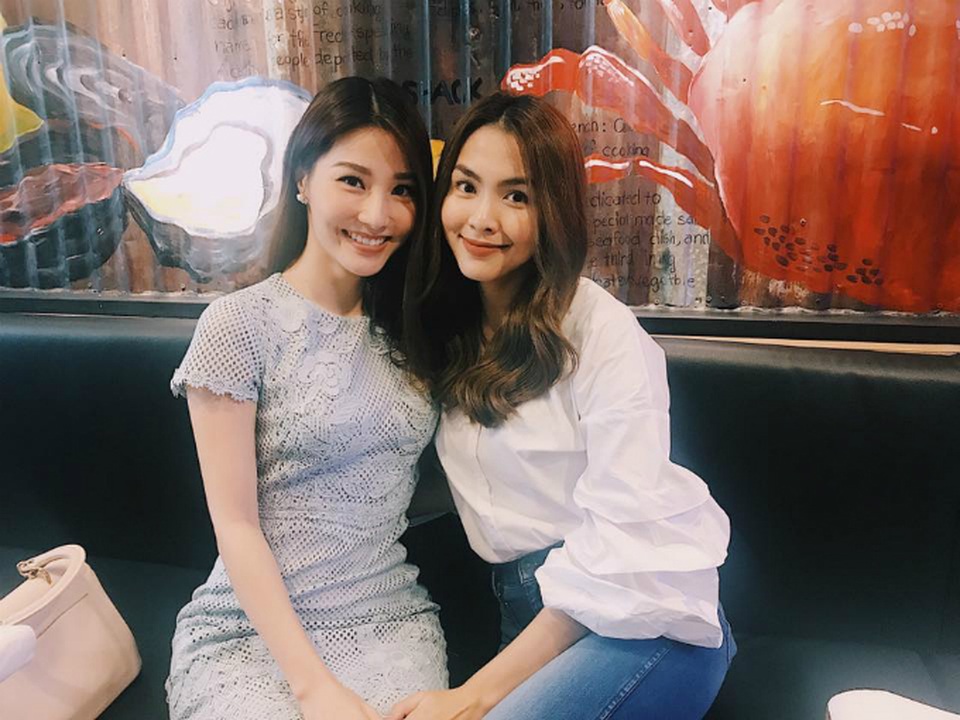 Thủy Tiên mong ước tuổi già giản dị bên Công Vinh, Trấn Thành thương vợ vì scandal - 14
Diễn viên Tăng Thanh Hà tươi tắn khi xuất hiện bên cạnh Diễm My 9X. Cô là một trong số những diễn viên thông minh và biết giữ sức hút của mình lâu dài. Rất hiếm khi xuất hiện, hiếm khi chia sẻ thông tin nên giữ được sự quan tâm lẫn tò mò của khán giả.