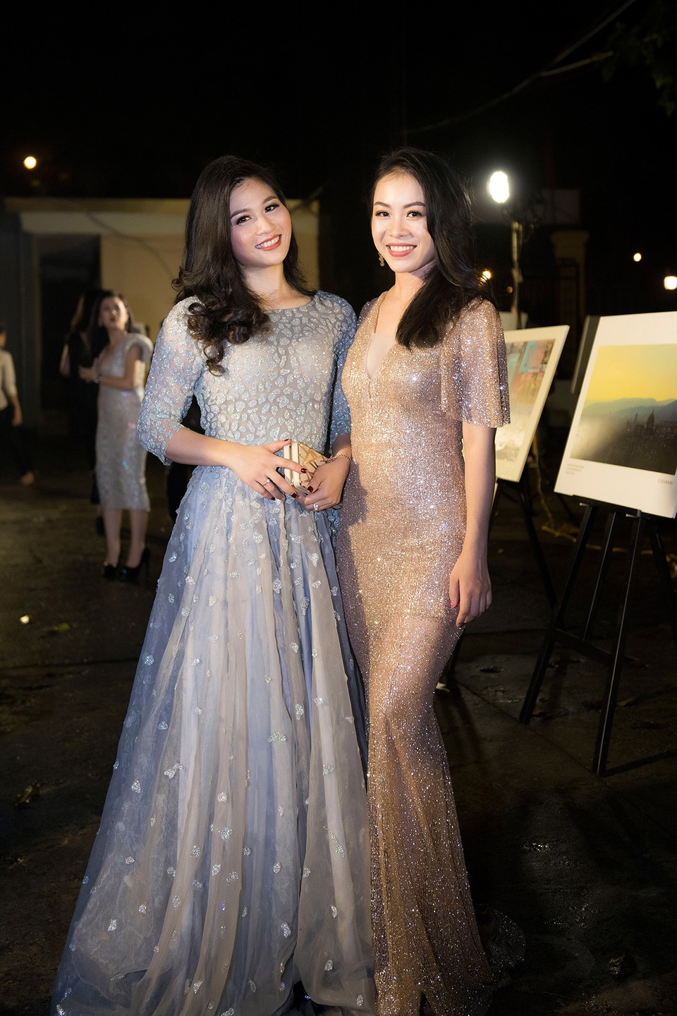 Hậu trường làm người mẫu đầy vui nhộn của 30 BTV, MC “hot” nhất VTV - 7 Hậu trường làm người mẫu đầy vui nhộn của 30 BTV, MC “hot” nhất VTV - 7