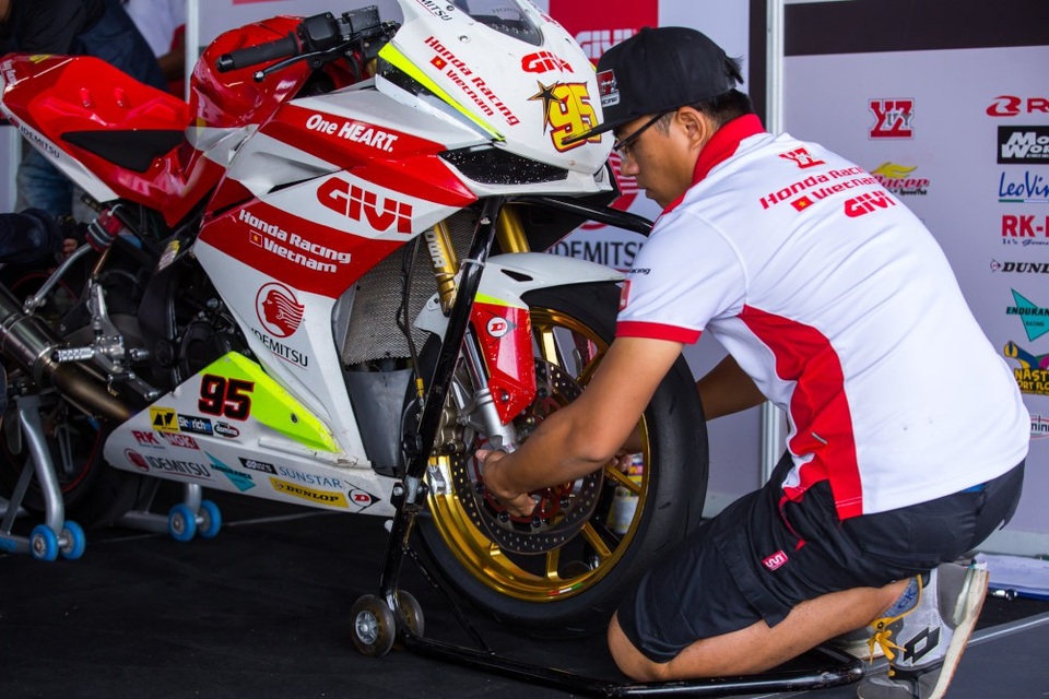 Hành trình thi đấu của hai tay đua Việt Nam tại giải đua mô-tô Châu Á ARRC 2017 - 3 Hành trình thi đấu của hai tay đua Việt Nam tại giải đua mô-tô Châu Á ARRC 2017 - 3