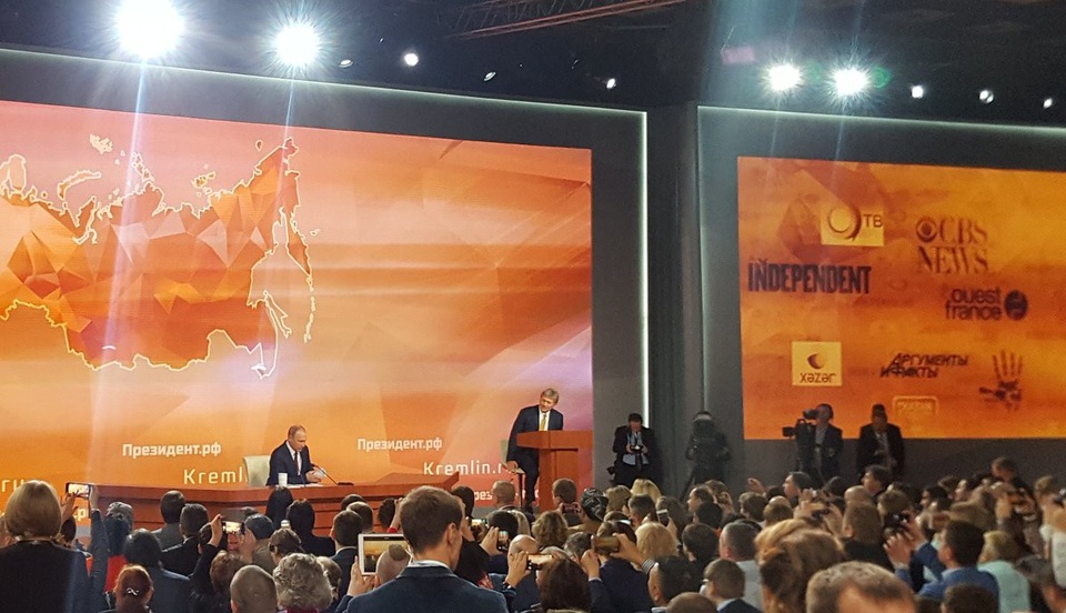 Tổng thống Putin: Hành động quân sự ở bán đảo Triều Tiên sẽ là thảm họa - 8
Bên trong hội trường họp báo (Ảnh: Twitter)