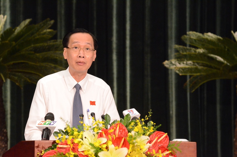 Có chống lưng, bảo kê việc sử dụng vỉa hè, lòng đường? - 2 Ông Lê Thanh Liêm, Phó Chủ tịch UBND TPHCM báo cáo tình hình kinh tế xã hội trước nghị trường