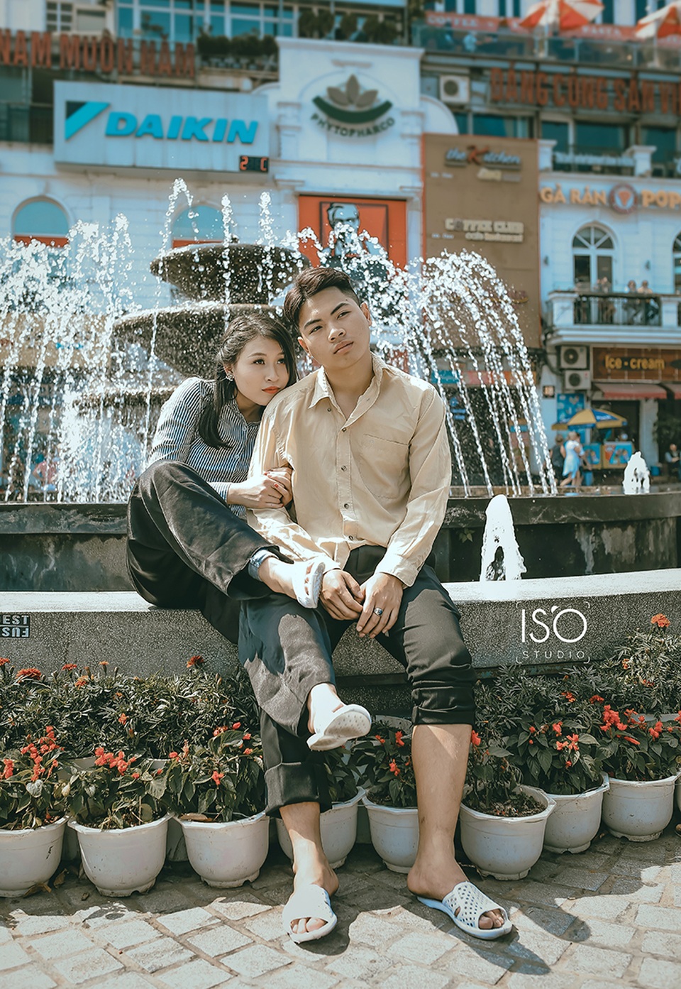 Teen Hà Nội chụp ảnh kỷ yếu mang phong cách thời "dép tổ ong" - 5 Teen Hà Nội chụp ảnh kỷ yếu mang phong cách thời "dép tổ ong" - 5