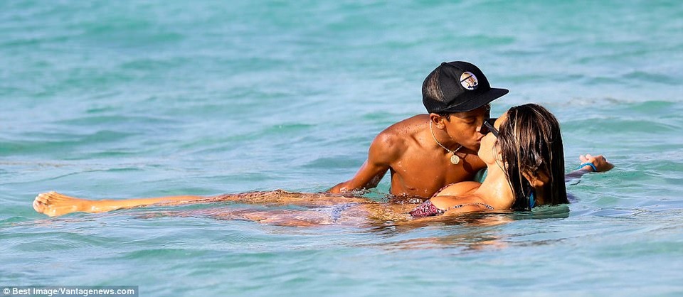 Heidi Klum khoe thân hình siêu mẫu bên bốn đứa con - 5 Heidi Klum khoe thân hình siêu mẫu bên bốn đứa con - 5