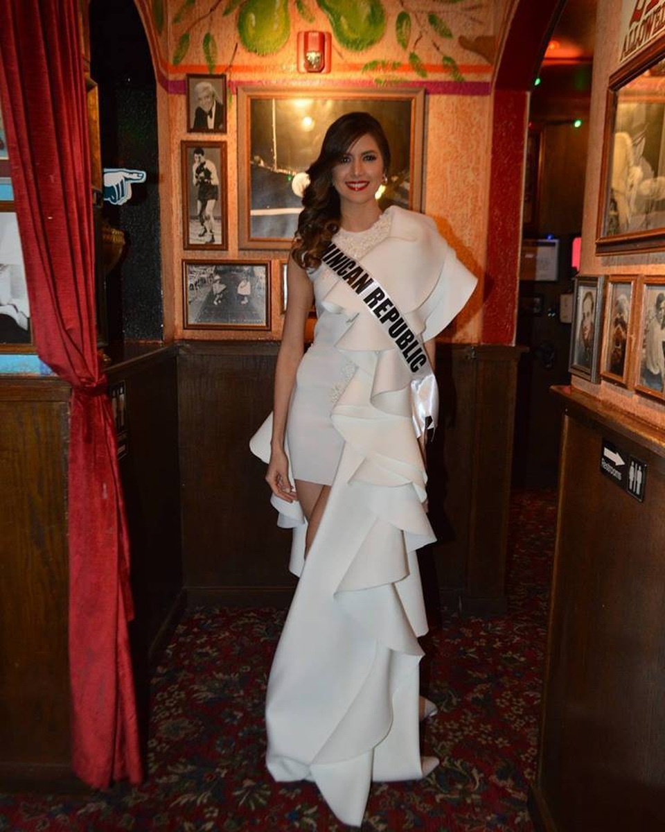 Người đẹp Biển khoe sắc bên dàn mỹ nhân - 19