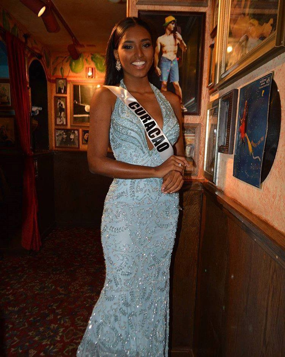 Người đẹp Biển khoe sắc bên dàn mỹ nhân - 23