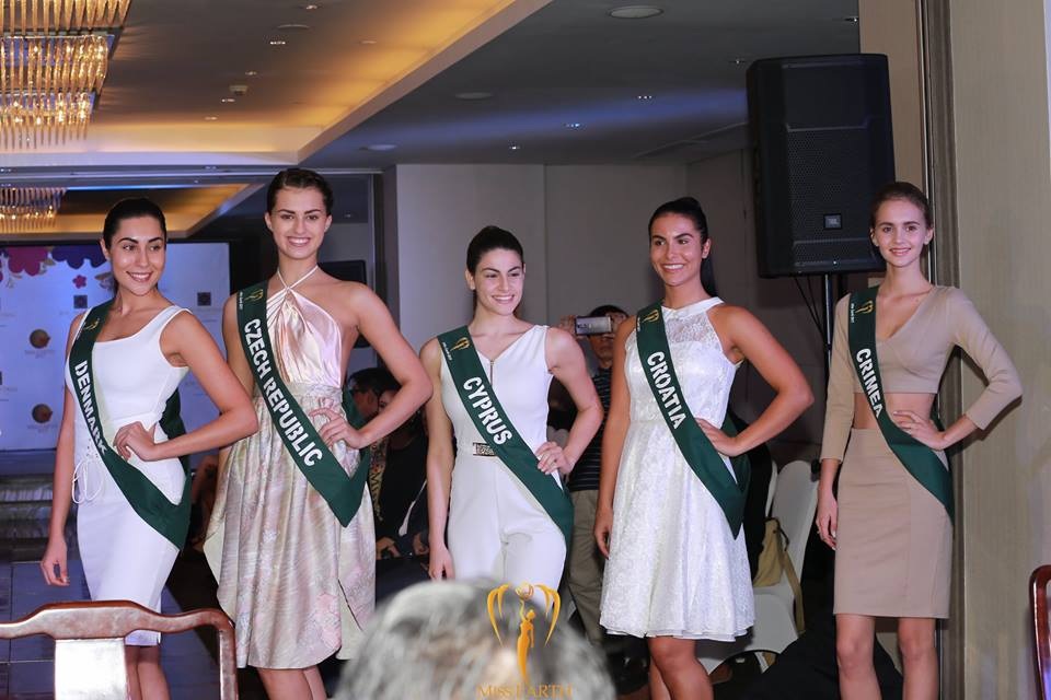 Hà Thu thử thách "đọ" mặt "mộc" với các thí sinh Hoa hậu Trái đất 2017 - 26 Hà Thu thử thách "đọ" mặt "mộc" với các thí sinh Hoa hậu Trái đất 2017 - 26