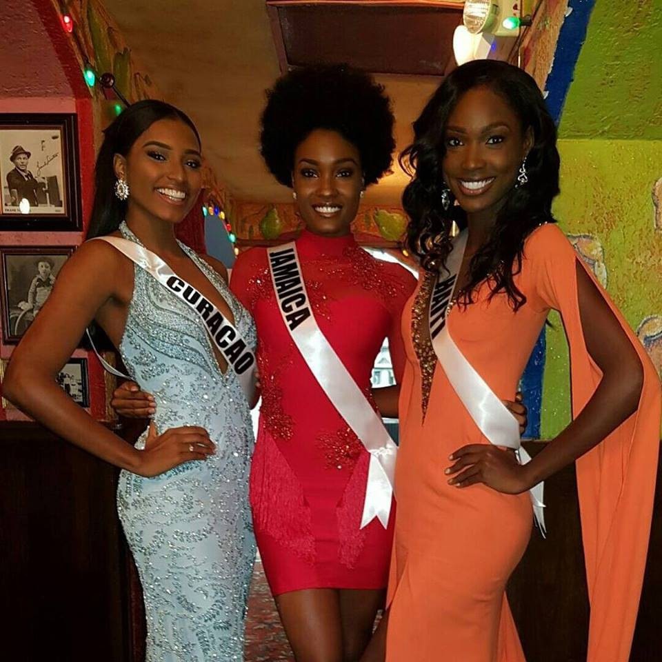 Người đẹp Biển khoe sắc bên dàn mỹ nhân - 35