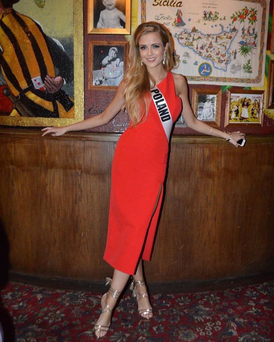 Người đẹp Biển khoe sắc bên dàn mỹ nhân - 7