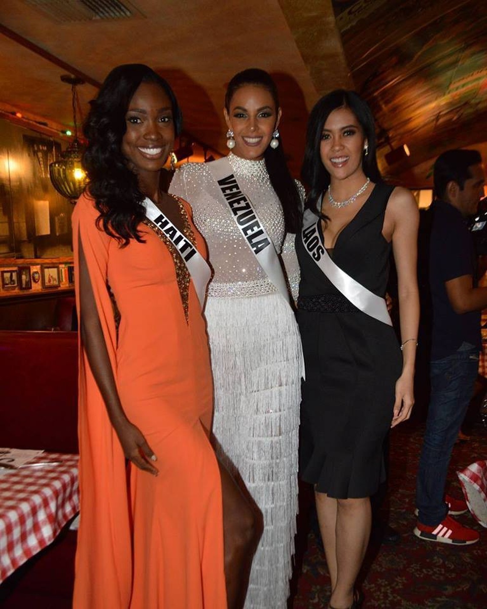 Người đẹp Biển khoe sắc bên dàn mỹ nhân - 6