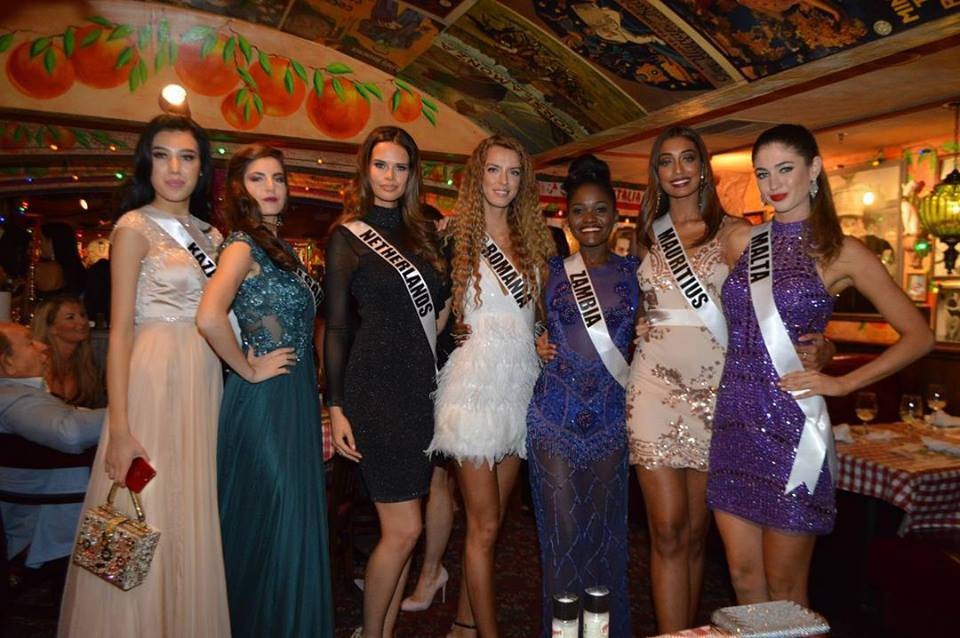 Người đẹp Biển khoe sắc bên dàn mỹ nhân - 4