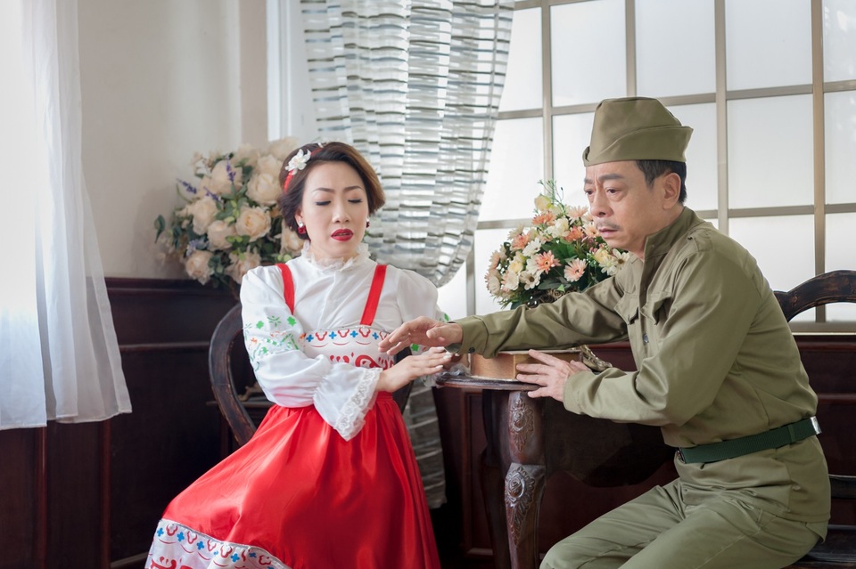 NSND Hoàng Dũng xuất hiện trong MV "Đôi bờ" - 3 NSND Hoàng Dũng vào vai một người chiến sỹ Hồng quân Nga.