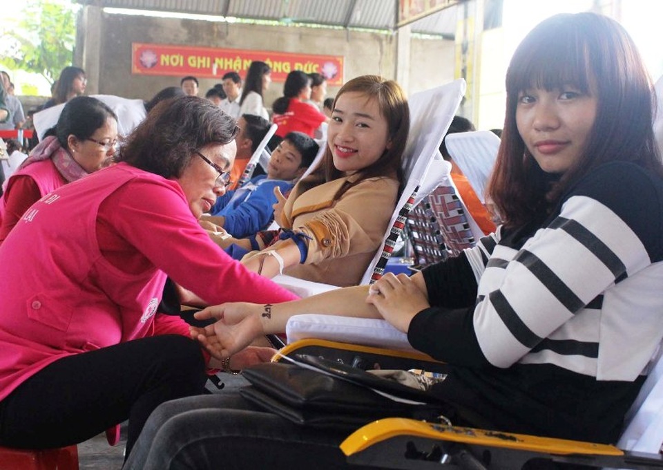 Hơn 1.000 đơn vị máu, huyết tương phục vụ trong dịp Tết - 1 Hiến máu tình nguyện là nguồn máu phục vụ đắc lực cho cấp cứu và điều trị