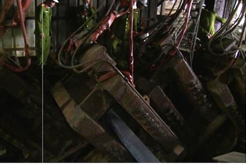 Hiện trường nơi vỡ đường ống dẫn dầu, khiến 3 công nhân bị bỏng nặng (ảnh: Công an Thái Bình)