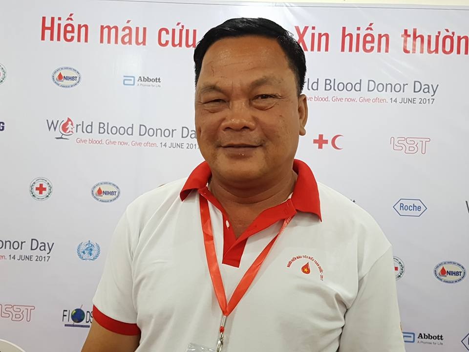 Chuyện của những người cứ “cho máu” là khỏe - 2
Anh Dũng đã 62 lần hiến máu và sẽ tiếp tục đến khi nào không được hiến mới thôi. Ảnh: H.Hải