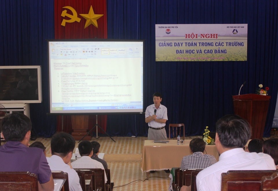 Bàn cách đưa kiến thức Toán ở bậc ĐH, CĐ vào ứng dụng thực tiễn - 1
Hội thảo khoa học “Giảng dạy Toán học trong trường Đại học, Cao đẳng” được tổ chức tại trường ĐH Phú Yên ngày 14/4.