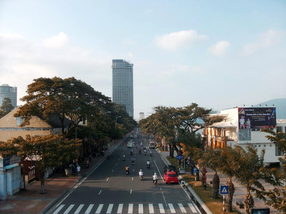 Đà Nẵng thu phí đỗ xe ô tô bằng thẻ cào qua thiết bị di động - 1 Đường Bạch Đằng