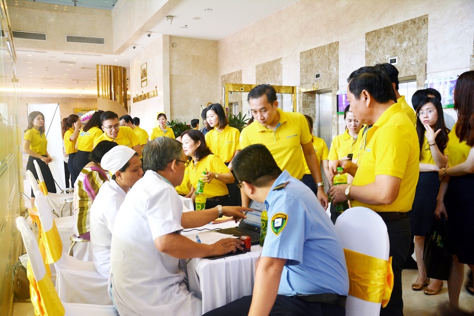 Đông đảo CBNV, khách hàng, đối tác Nam A Bank tham gia Ngày hội đỏ 2017 – Giọt hồng lan tỏa.