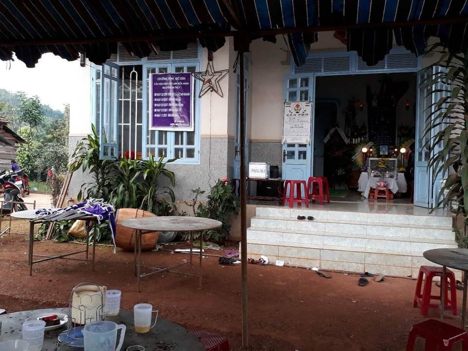 Gia đình đang tổ chức tang lễ cho mẹ con sản phụ tử vong