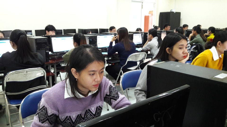 Thi tuyển giáo viên Quảng Ngãi: 90,3% thí sinh vượt qua vòng 1 - 1 Có 90,3% thí sinh vượt qua vòng 1 kỳ thi tuyển giáo viên năm 2017 của tỉnh Quảng Ngãi