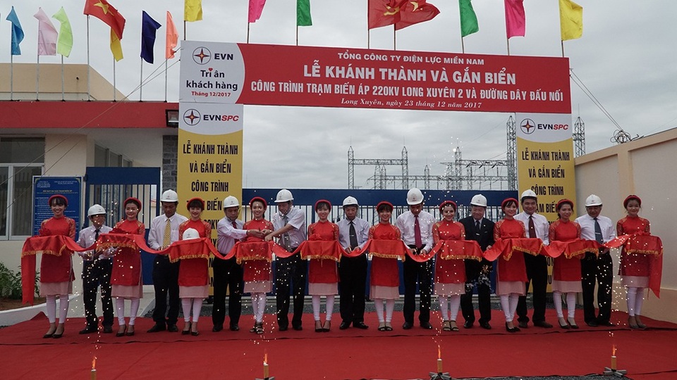 Khánh thành trạm biến áp 22KV Long Xuyên phục vụ người dân - 1 Tổng công ty Điện lực miền Nam (EVN SPC) đã tổ chức Lễ khánh thành và gắn biển công trình trạm biến áp 220kV Long Xuyên 2 và đường dây đầu nối