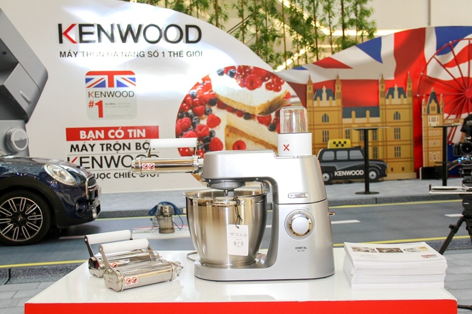 Máy trộn bột đa năng Kenwood có sức mạnh kéo cả một chiếc xe hơi - 4 Máy trộn bột đa năng Kenwood có sức mạnh kéo cả một chiếc xe hơi - 4